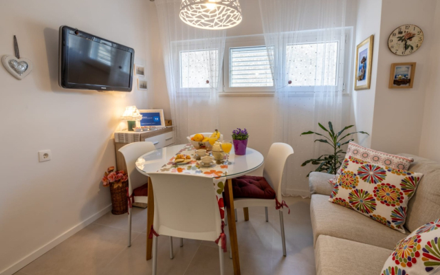 Apartment Ljubav - with parking : A1 Makarska, Riviera Makarska