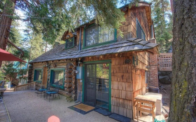 Zephyr Cabin 3 Bedroom Home by RedAwning