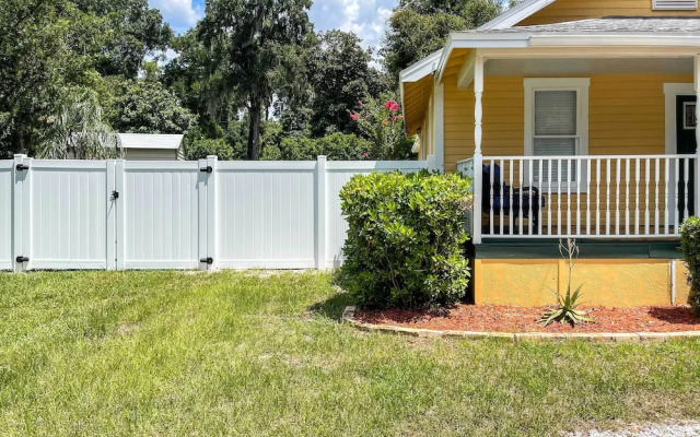Family Home: Walk to Downtown & Stetson Univ!