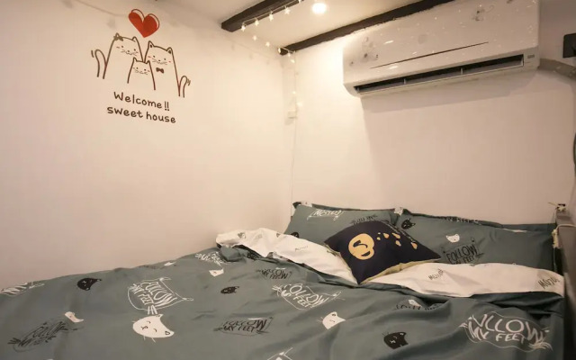 Hard Candy Apartment No.3