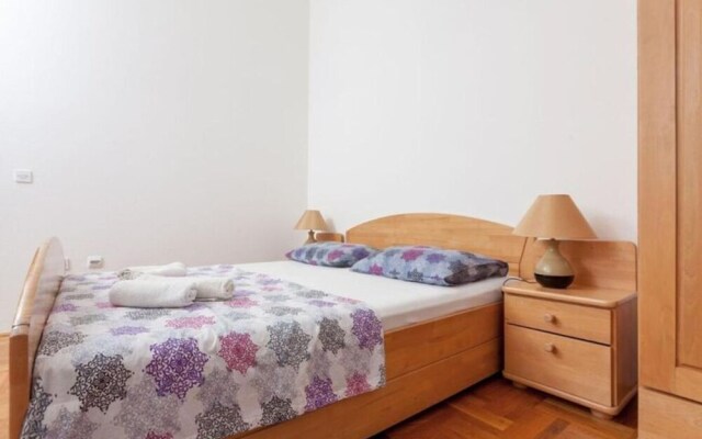Excellent Apartment With Balcony and Sea View