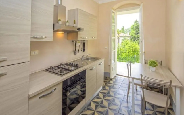 Lovely Holiday Flat With Shared Pool in Lerici