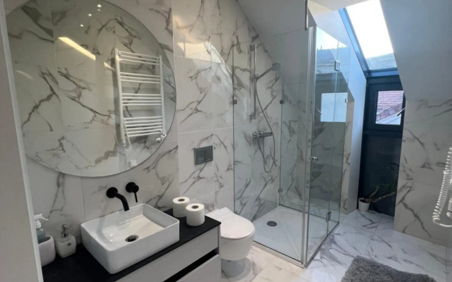 LOFT 1 BD Castle Apartament