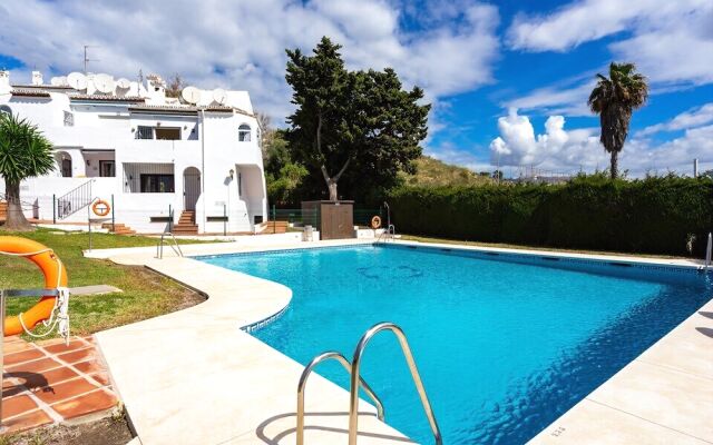 Stunning 2BR Apartment near the Beach Ref 54