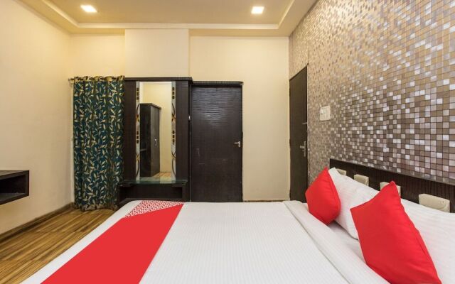 OYO 23471 Hotel Hilton Tower
