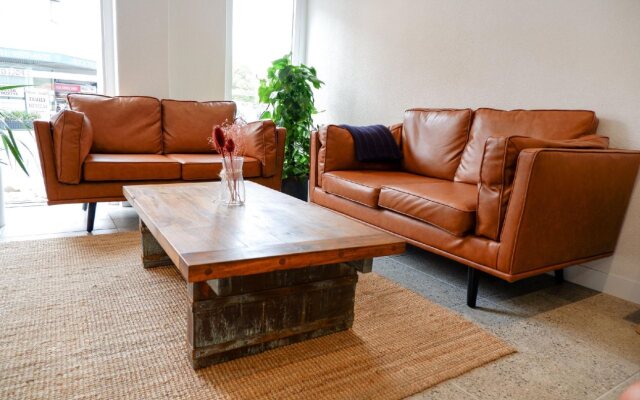 Stoke Beach House - Hostel