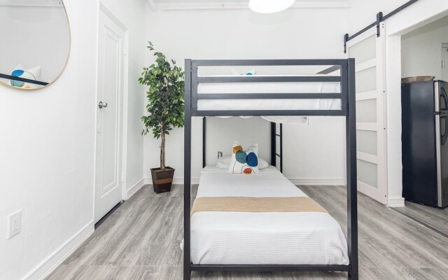 West Deco Boutique Apartments