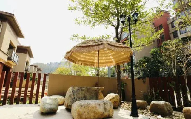 Enping Panhu Villa