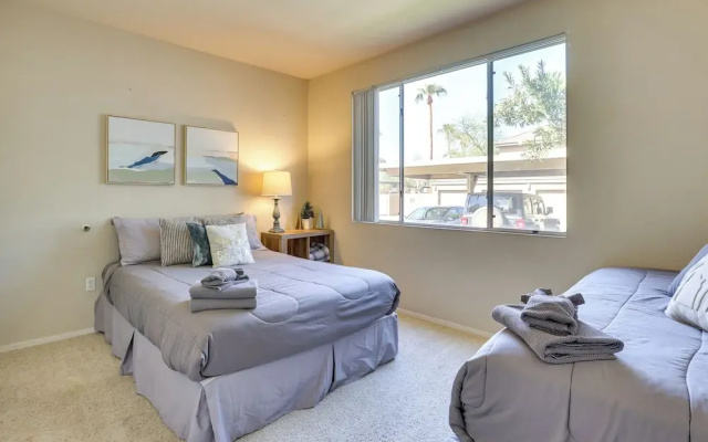 Walk to Papago Park: Central Phoenix Condo