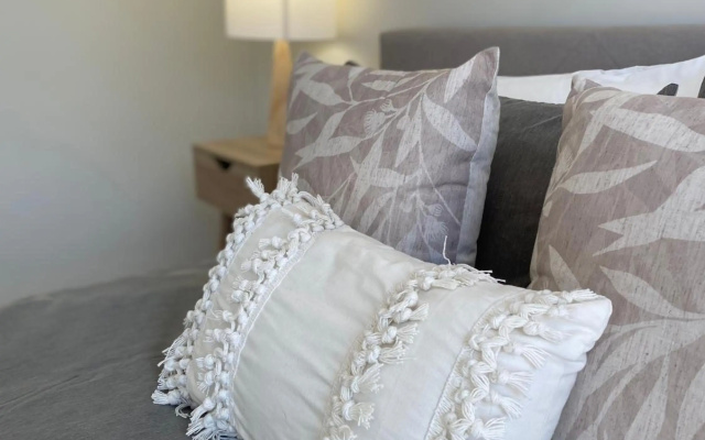 Modern Luxury 1 Bedroom Apartment - Walk to the shops! – Guest Rooms – Perth