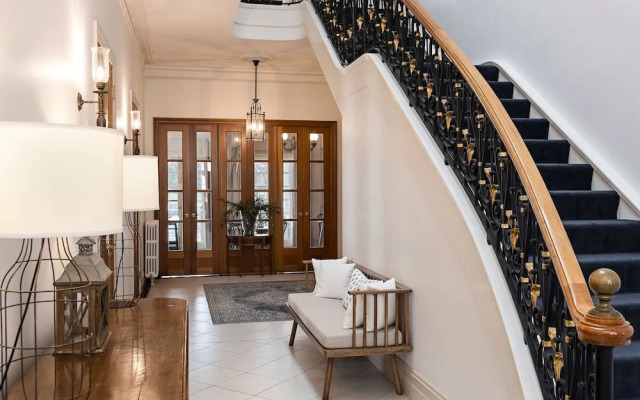 Oscars Waterfront Boutique