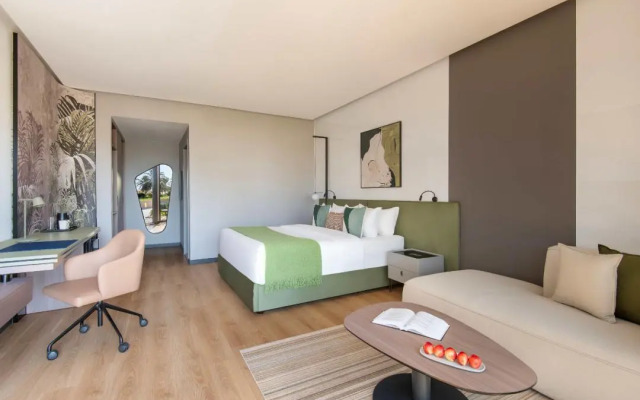 Golden Tulip Sharma Resort