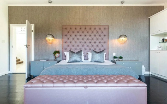 The Clarendon - Fresnaye
