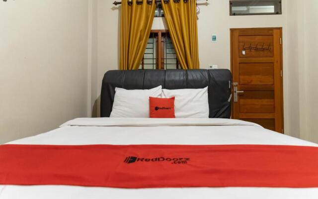 RedDoorz At Joyce Guest House Medan