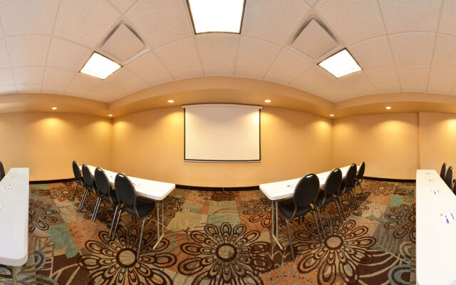 Holiday Inn Express & Suites Globe by IHG