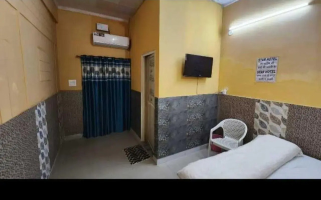 Oyo Flagship Home 703205 Star Hotel