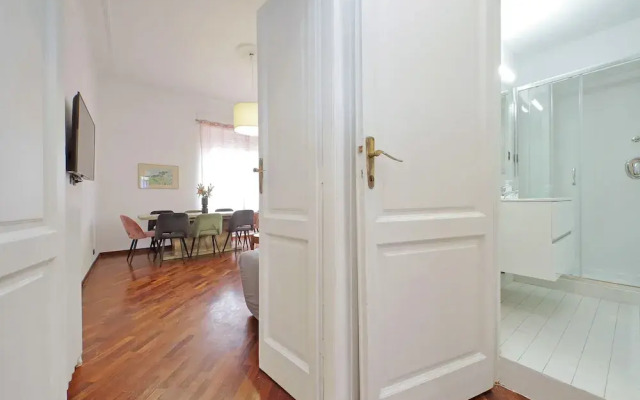 Giuliana Giant Apartment