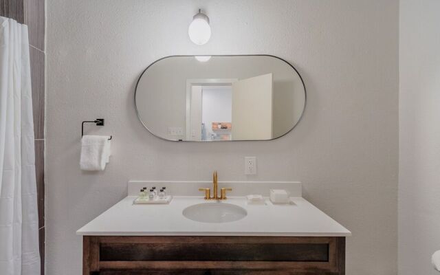 Abode Dallas - The Cedars Downtown