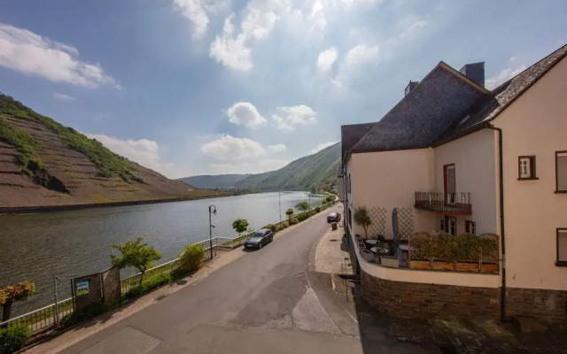 Winzerhotel - Restaurant zum Moselstrand