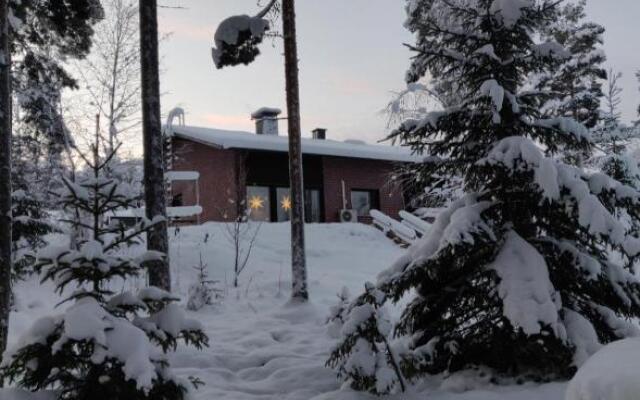 Laplands Hillside House