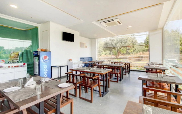 Hotel Dwarwata by OYO Rooms