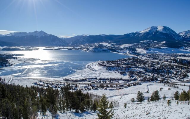 Your Next Vacay at Peak 9 Ski-in/ski-out