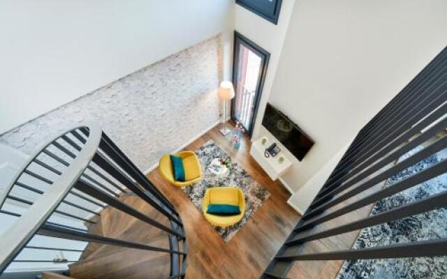 Uber Fluss Apartments