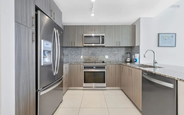 Modern Downtown Doral One-Bedroom Apt