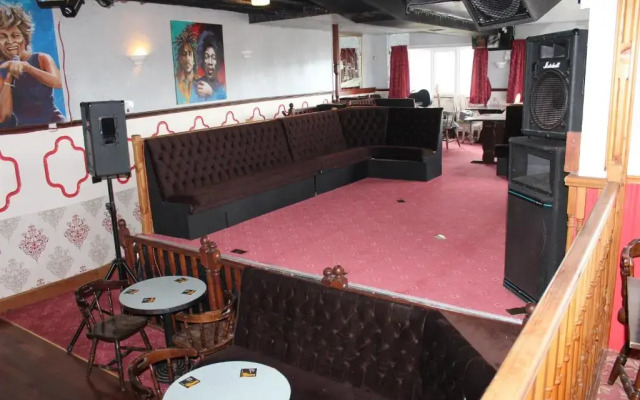 The Middlegate Hotel