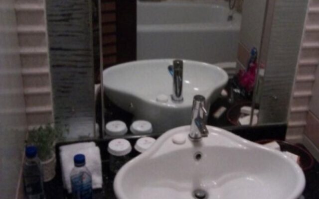 Zhonglian Hotel - Dandong