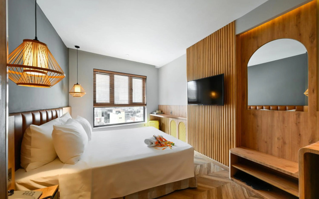 La Opera Saigon Hotel – Guest Rooms – Ho Chi Minh City