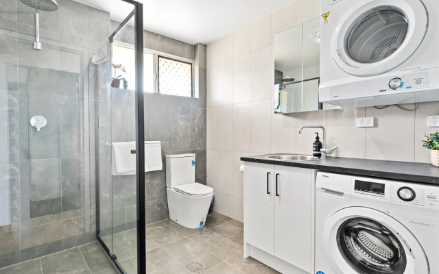 Hectorville Luxe Haven Suite