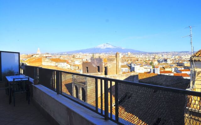 Terrazza sul Castello Ursino by Wonderful Italy