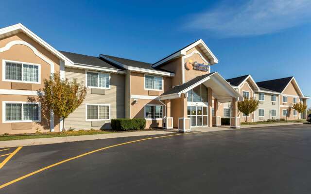 Comfort Inn & Suites Jackson - West Bend