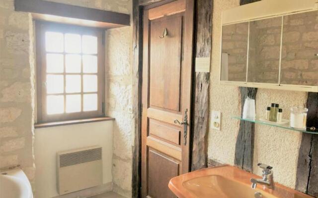 Maison de 3 chambres avec jacuzzi et wifi a Chablis