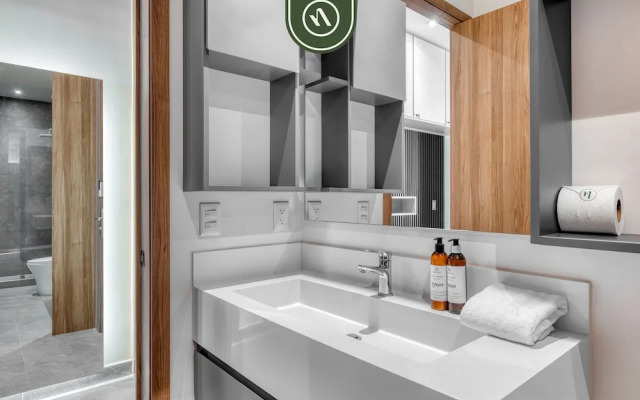 Luxury Studio - Revolution Monument View - Gym