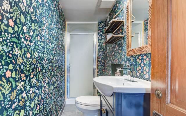 Rocky Mountain House - Sleeps 23