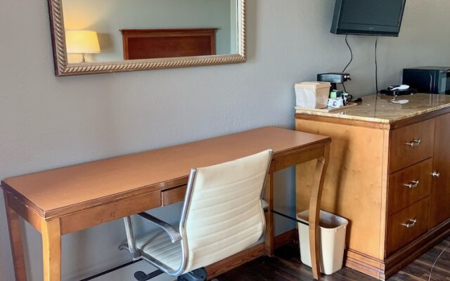 HiWay Inn Express of Elk City