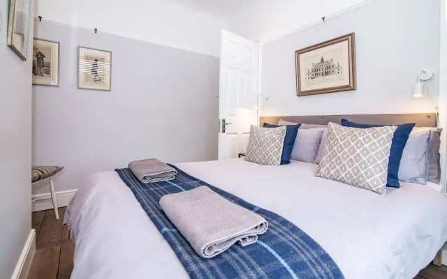 Host Stay Terrace on Canal