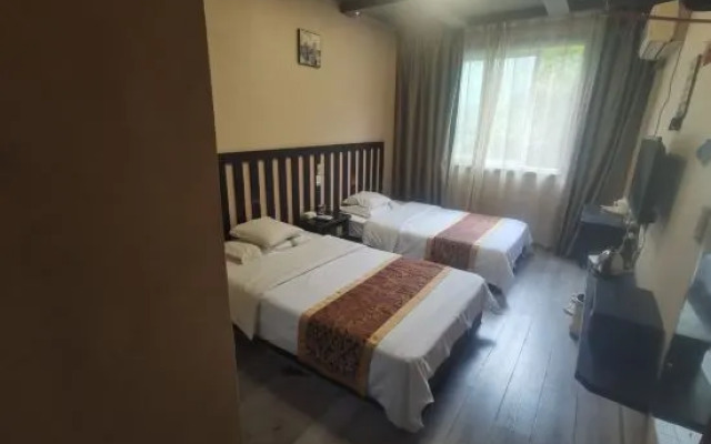 Junyu Business Hotel