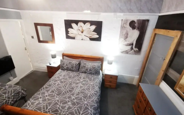 Immaculate 1-bed Apartment in Blackpool - Sleeps 5