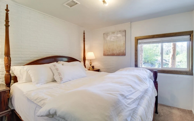 Peaceful Pinetop-lakeside Suite w/ Fire Pit!