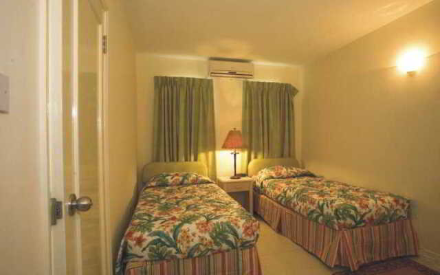 Tropical Winds Apartment Hotel