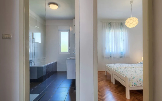 Rovere Pula in Pula With 2 Bedrooms and 1 5 Bathrooms
