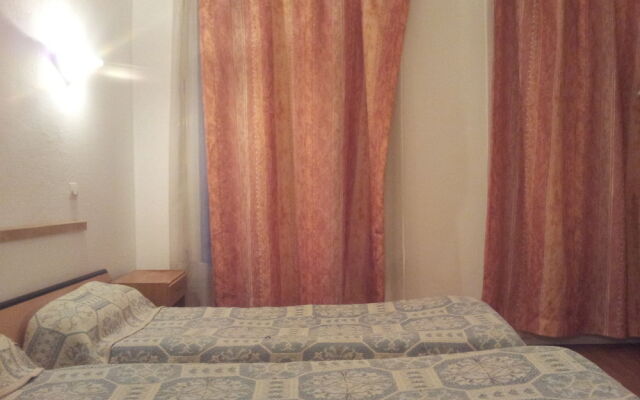 Ideal Hotel