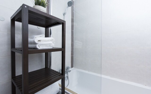 Lovely 1BR Flat Overlooking Southwark Park