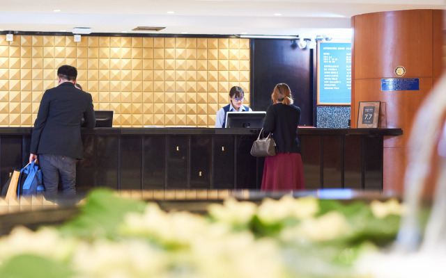 Narai Hotel (SHA Extra Plus)