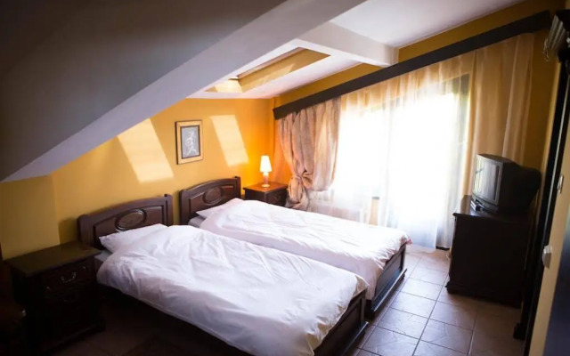 Lavric Bistro Pension