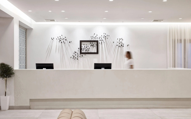 Costa Grand Resort & Spa