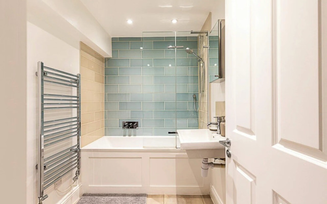 Charming and Modernised Edwardian Flat